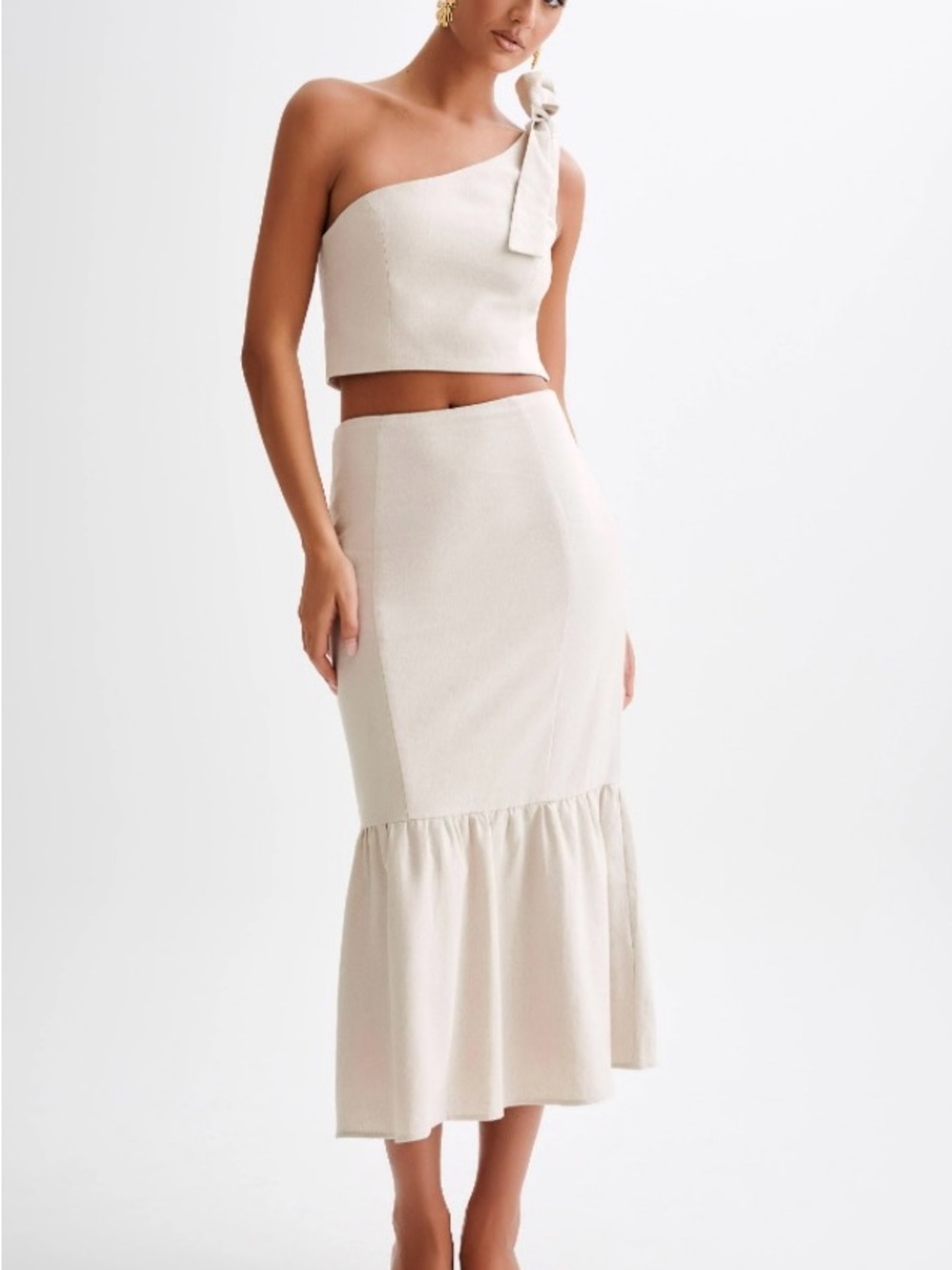 Meshki Linen Cream Set: One-Shoulder Top and Skirt